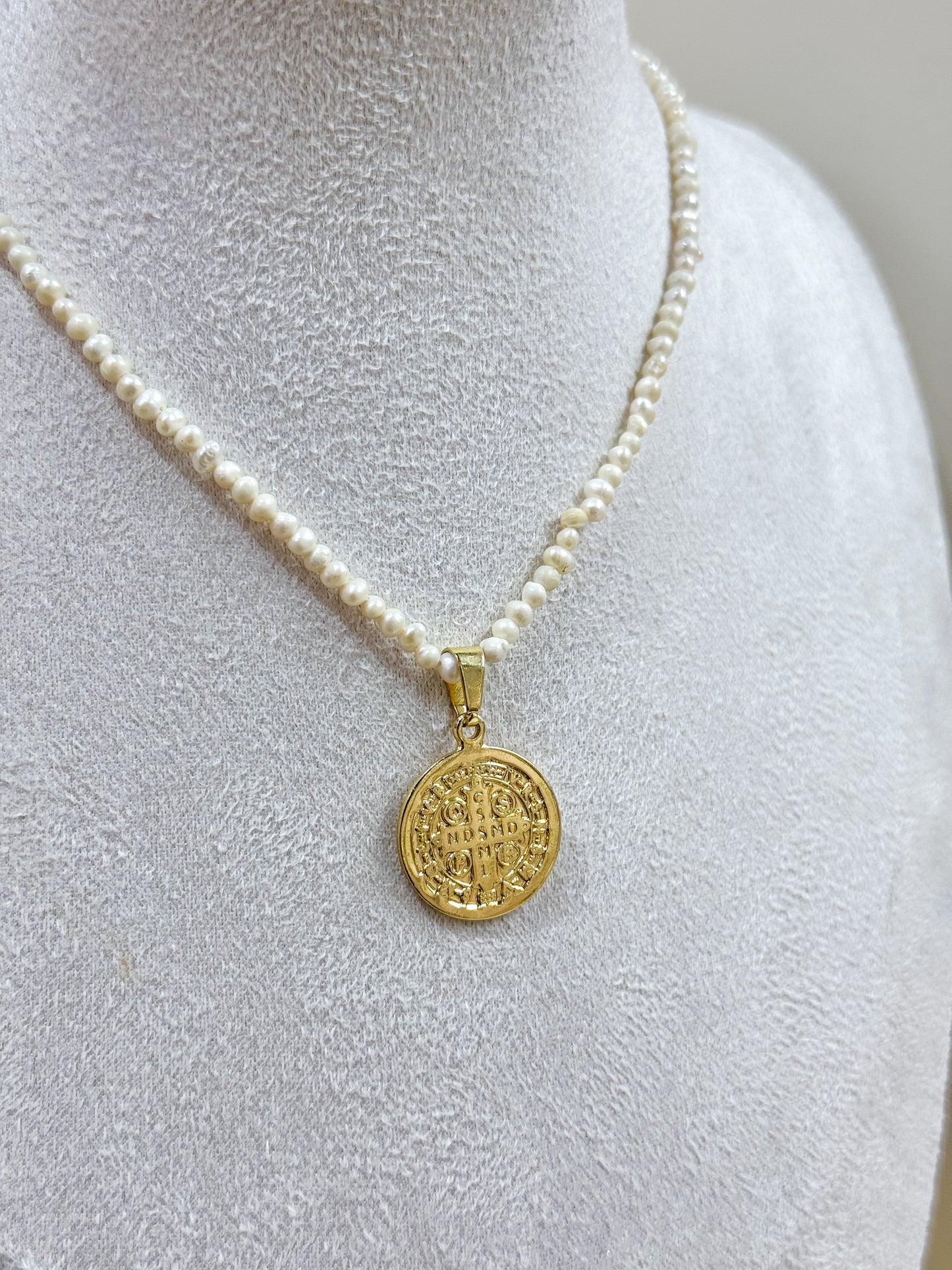 Collar San Benito Piedras Blancas