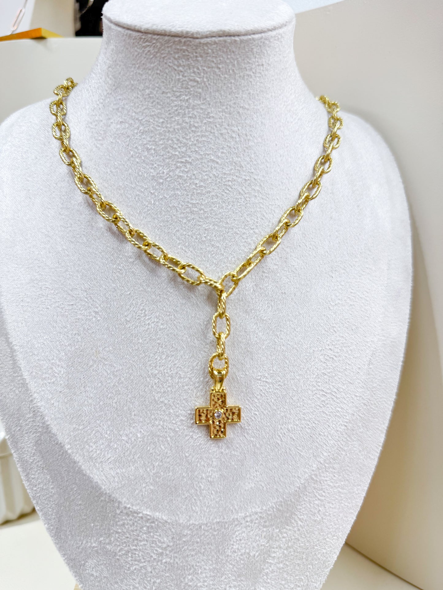 Collar Cruz Colgante