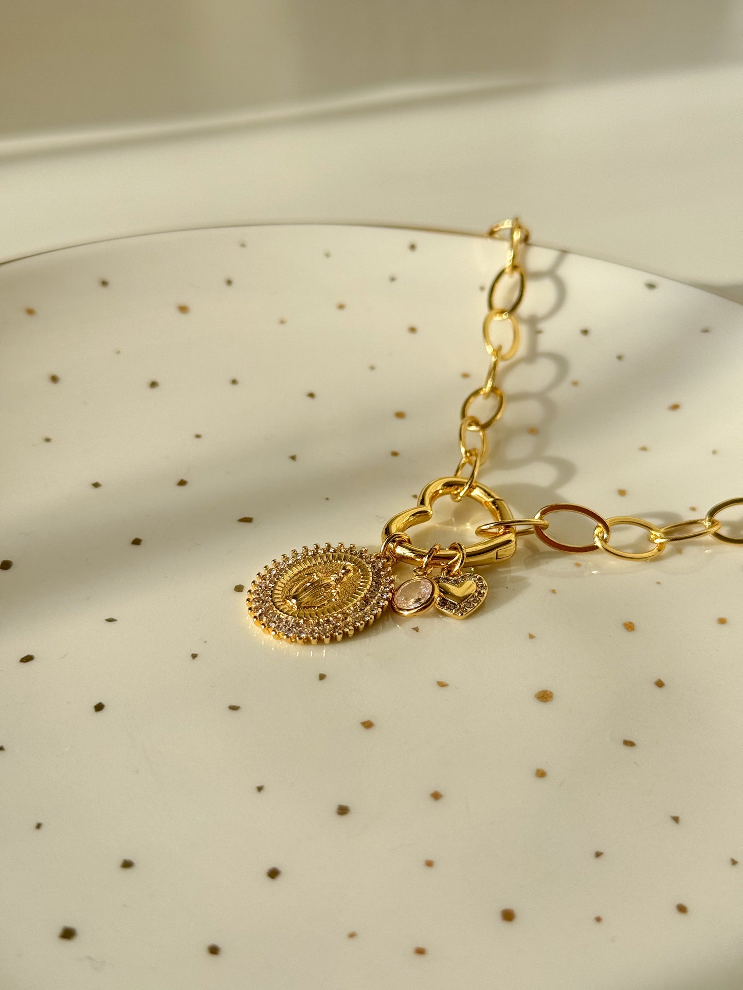 Collar Virgen de los Rayos Brillos