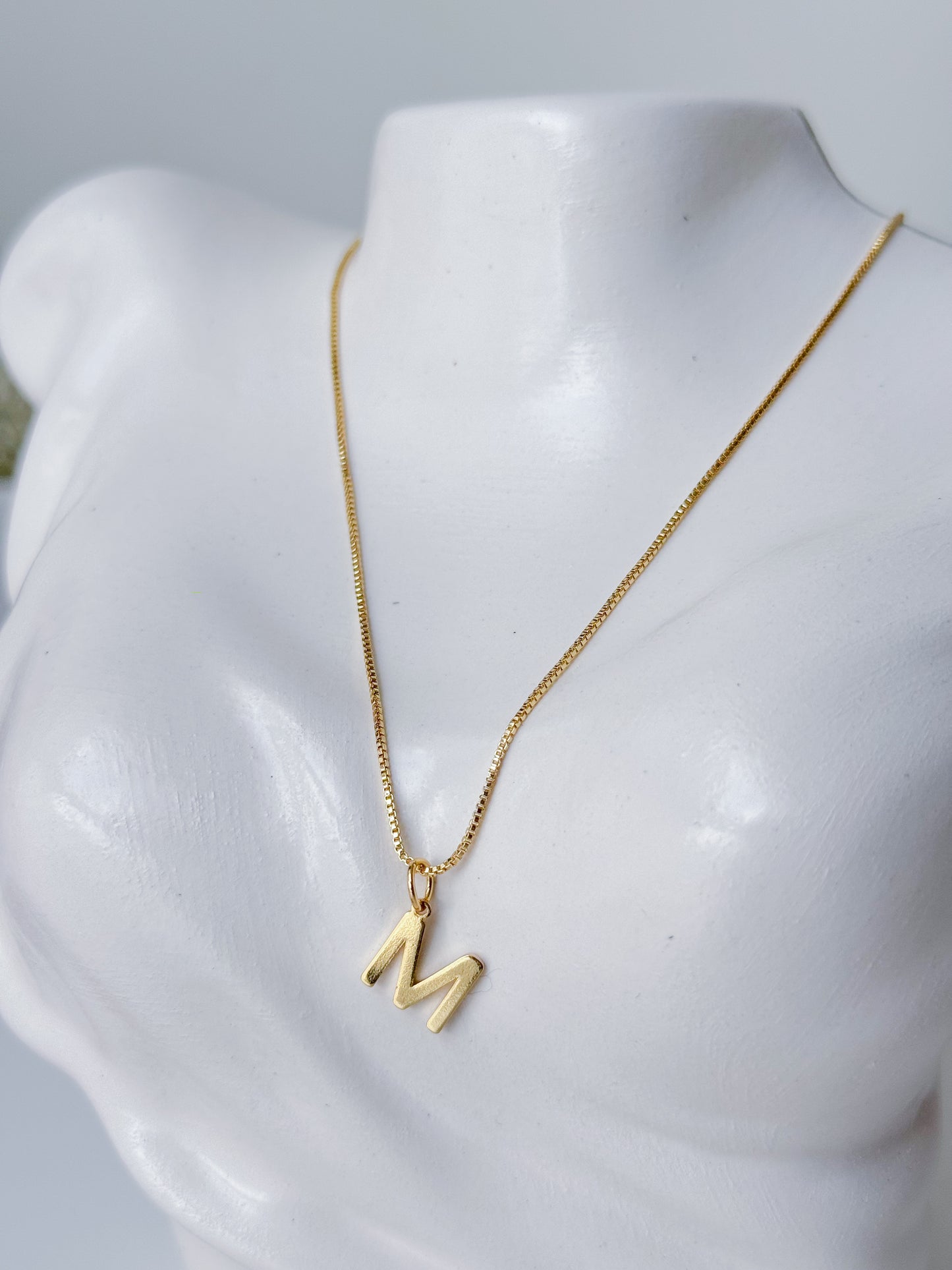 Collar Letra Mediana