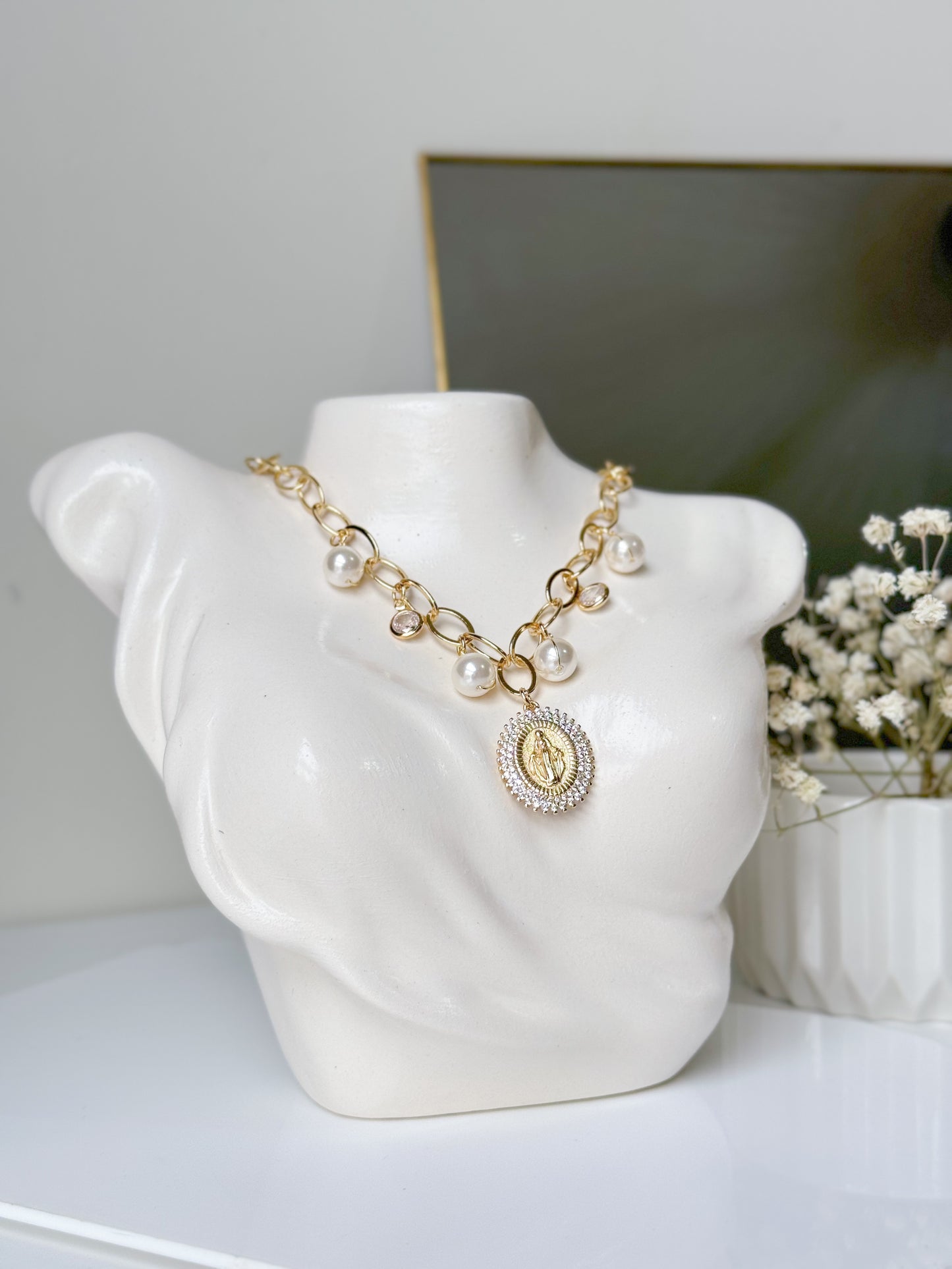 Collar Virgen de los Rayos